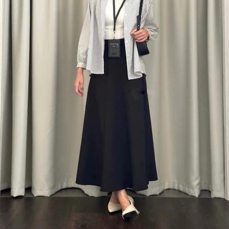 Effortlessly Chic: A Review of the Audy Skirt - Korean Loose Maxi Skirt for Women